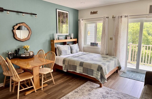 Stunning Mountain Views! Cozy Studio Resort Condo
