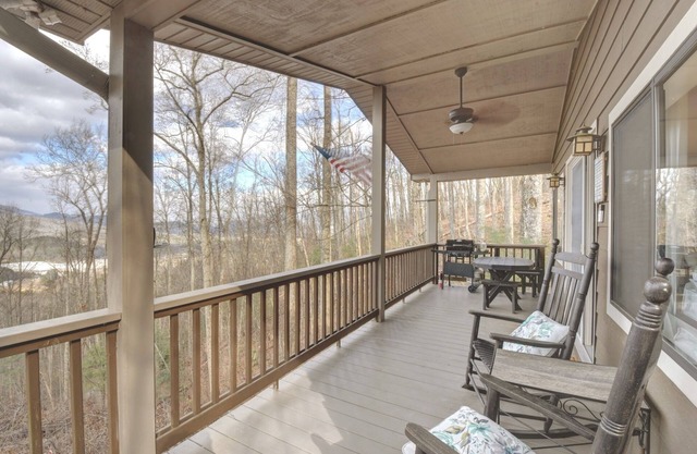 Stunning Mtn Retreat-Unplug & Connect with Nature! Fire Pit, Hammocks, Hiking!