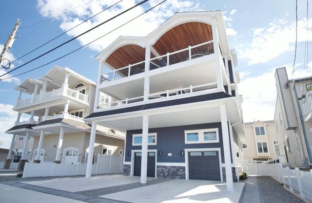 Stunning New Construction 6 Bedroom with Elevator!