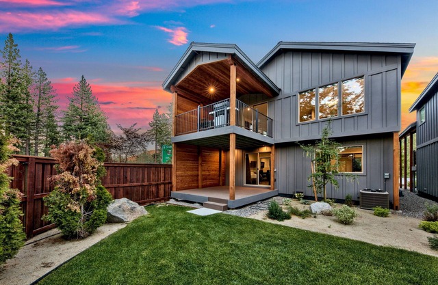 Stunning Newly Built Home Sleeps 10