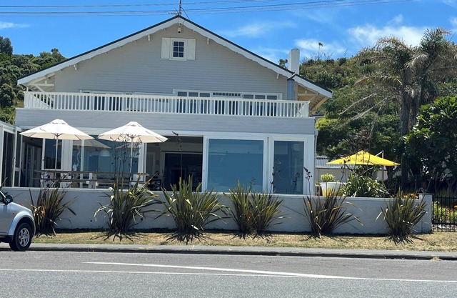 Stunning ocean facing property