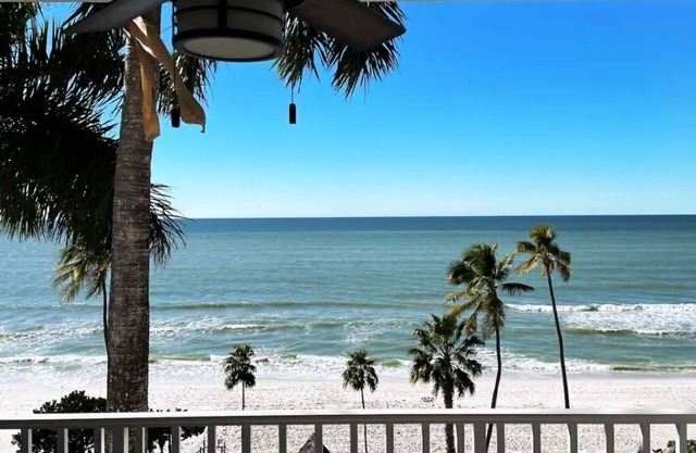 Stunning Oceanfront BeachCondo