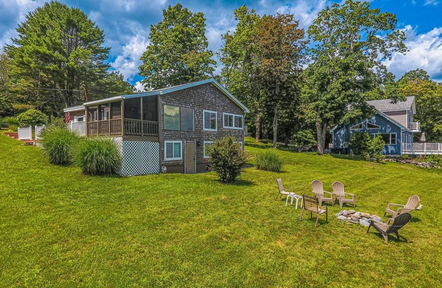 Stunning Oceanfront Property with Gas Grill, Firepit, WiFi & Washer/Dryer