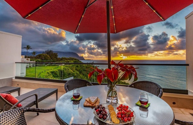 Stunning Oceanfront Sunset-Bali Hai Views with A/C + Hideaways Beach below