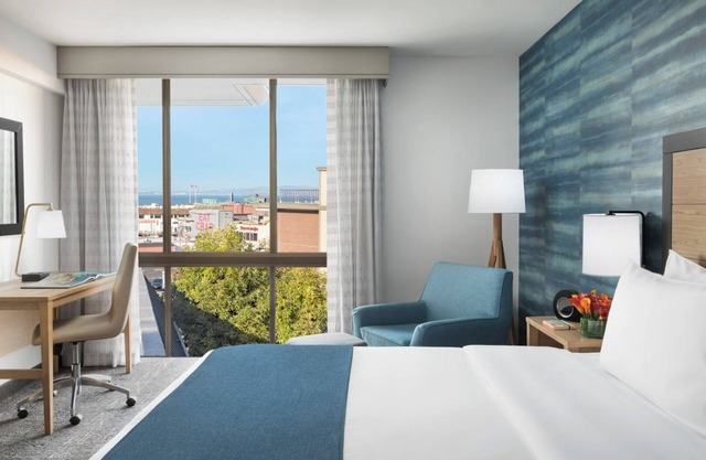Stunning Partial Bay View Room w/Access to Fisherman’s Wharf | Pool Available