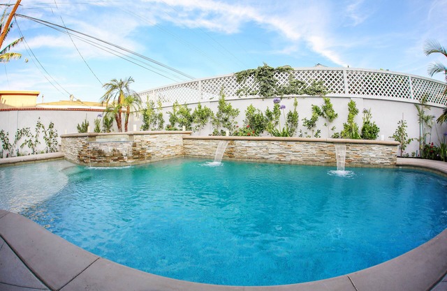 Stunning Pool/Jac Home: 5 EnSuites & Game Room