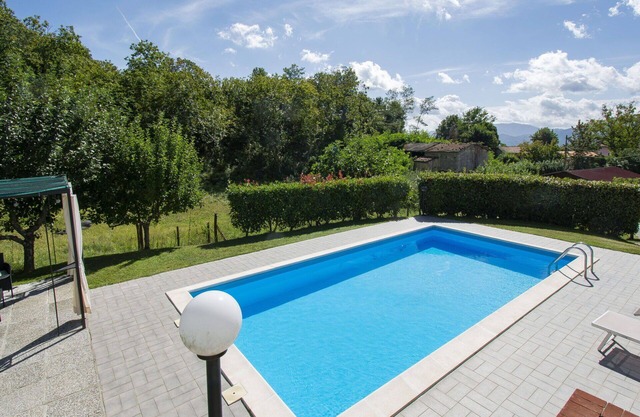 Stunning private villa for 7 people with WIFI, private pool, TV, patio, pets allowed and parking