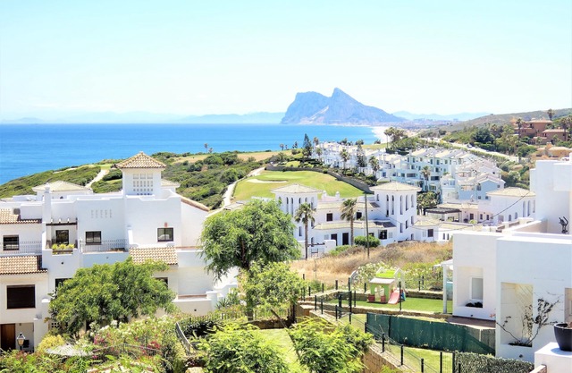 STUNNING PREMIUM TOWNHOUSE GOLF AND BEACH