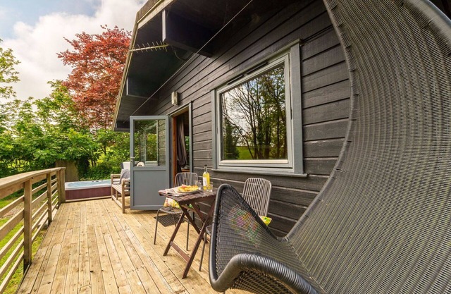 Stunning private villa for 2 people with WIFI, hot tub, TV, terrace, pets allowed and panoramic .