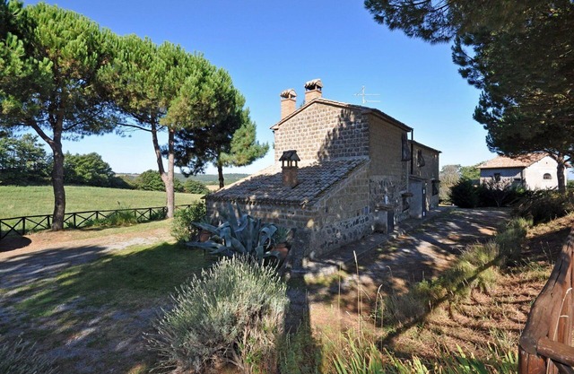 Stunning private villa with WIFI, private pool, TV, pets allowed, panoramic view and parking