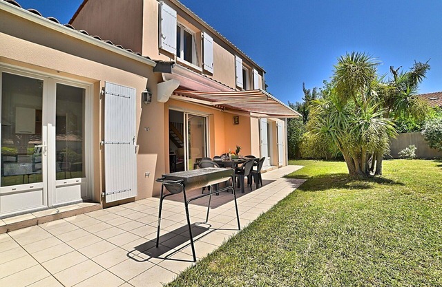 Stunning private villa for 8 guests with WIFI, TV, terrace, pets allowed and parking