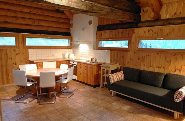 Stunning private villa for 5 people with WIFI, patio, pets allowed, panoramic view and parking