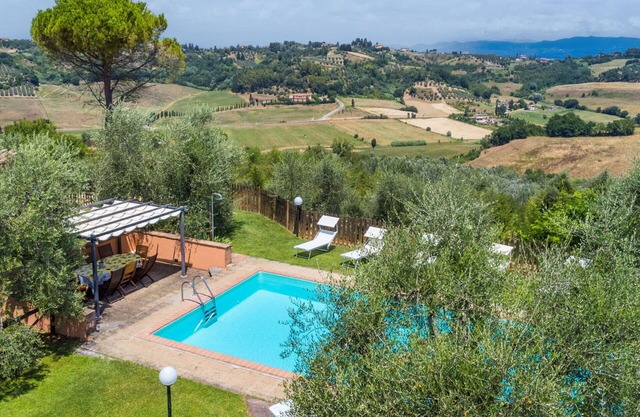 Stunning private villa for 8 guests with WIFI, A/C, private pool, TV, terrace and parking