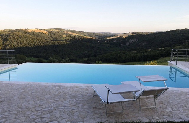 Stunning private villa for 8 guests with WIFI, private pool, TV, panoramic view and parking