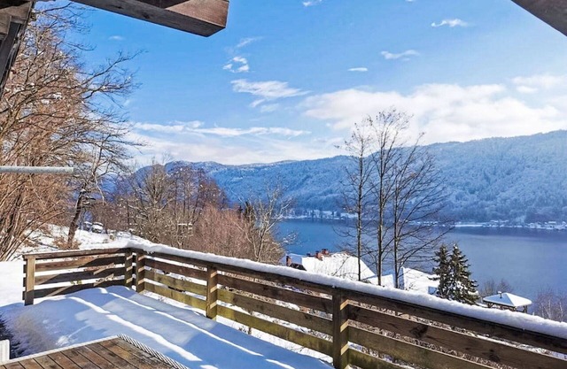 Stunning private villa for 4 guests with WIFI, terrace and pets allowed