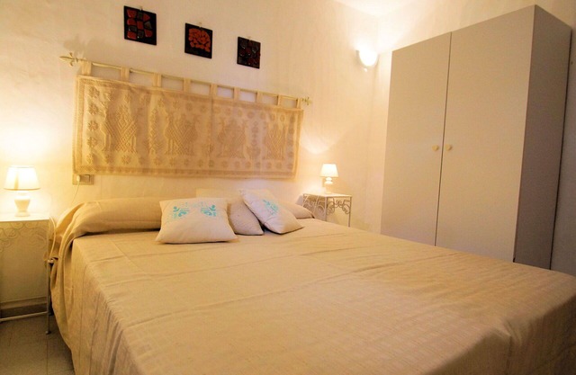 Stunning private villa for 6 guests with WIFI, A/C, TV, terrace and pets allowed