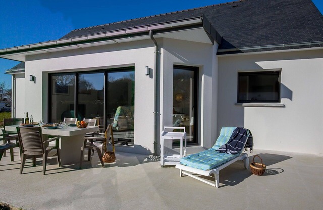 Stunning private villa for 4 people with WIFI, TV, terrace, pets allowed and parking