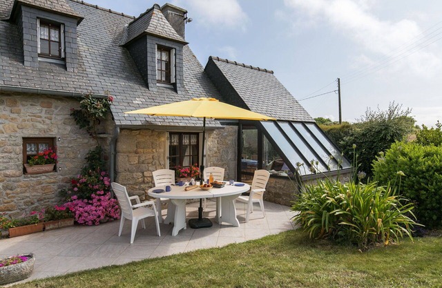 Stunning private villa for 4 guests with TV and terrace