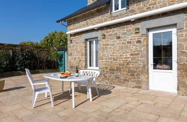 Stunning private villa for 6 guests with WIFI, private pool, TV and terrace
