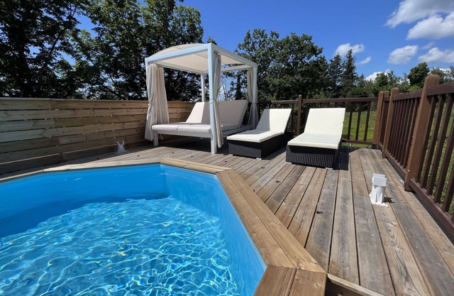 Stunning private villa for 6 people with WIFI, private pool, TV, terrace, pets allowed and parking