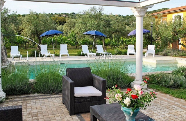 Stunning private villa for 14 guests with WIFI, A/C, private pool, TV, patio and pets allowed