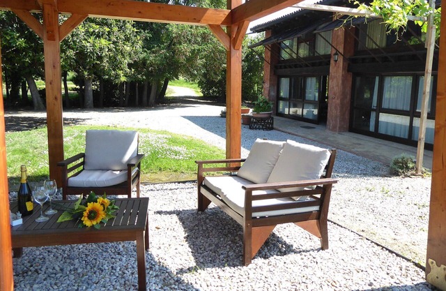 Stunning private villa for 6 people with WIFI, TV, patio, pets allowed and parking