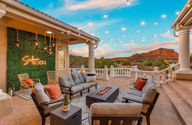 Stunning Red RockViews|Hot Tub|Fire Pit|Game Room|Bar
