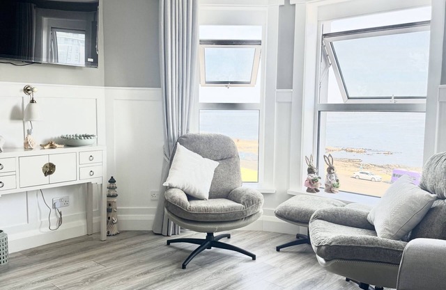 Stunning sea view apartment - Sea Glass @ No 6