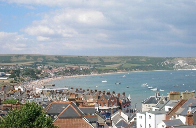 Stunning sea view apartment with parking. Couples, families & beach 2-Min. walk.