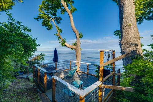 Stunning Semiahmoo Bay Views Spacious PNW Home