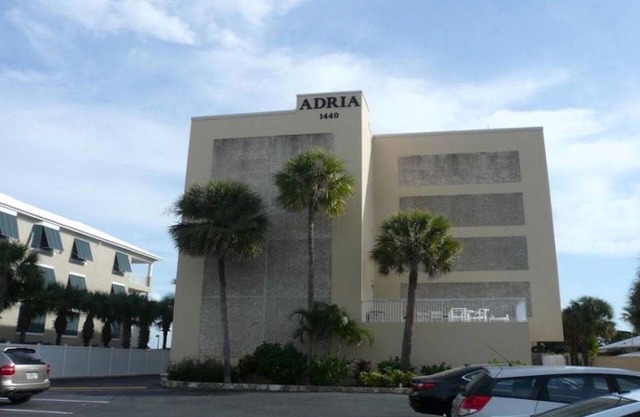 Stunning & spacious direct ocean front condo with incredible views of the ocean!