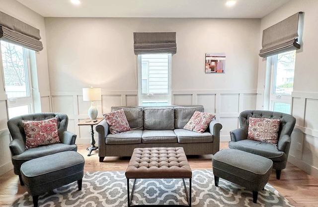 Stunning & Spotless 2-Bed Apt (#1) Walk to UM Athletics