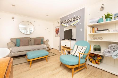 Stunning, stylish garden flat in the heart of Wimbledon