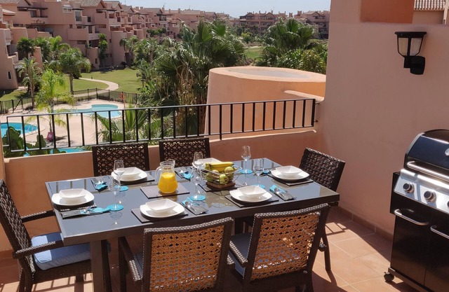 Stunning Top Floor 3 Bed Apartment with Sunny Terrace & Pool View