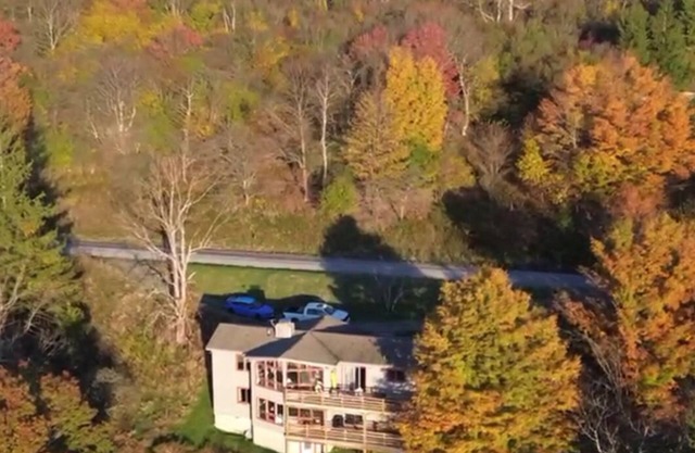 STUNNING VIEW on top of Timberline, Walks to DollySod, Lake Access, Hot Tub COZY