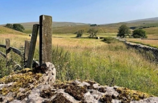 Stunning views of Yorkshire Dales 3 Peaks, 10miles from Settle | B & B Room 1