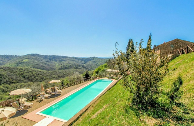 Stunning villa for 22 people with A/C, private pool, WIFI, TV and panoramic view
