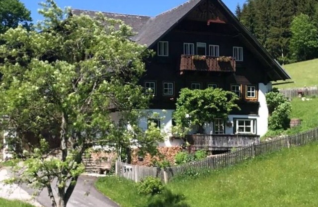 Stunning villa for 11 guests with WIFI, balcony and pets allowed