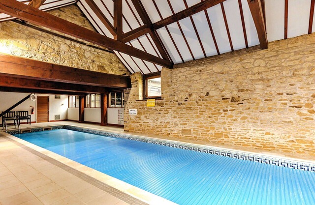 Stunning villa for 4 people with WIFI, pool