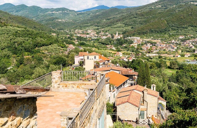 Stunning villa for 4 guests with A/C, terrace and pets allowed