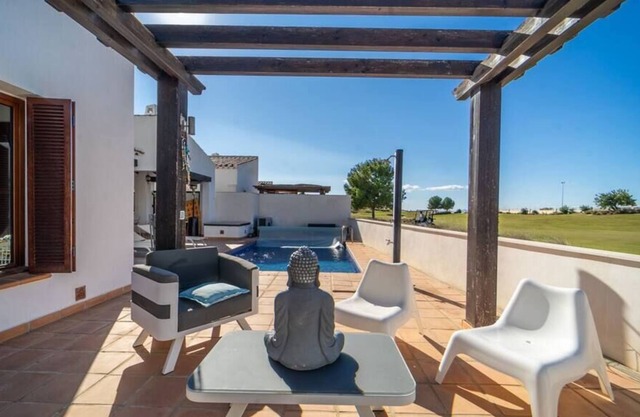 Stunning villa with private heated pool - RI25EV