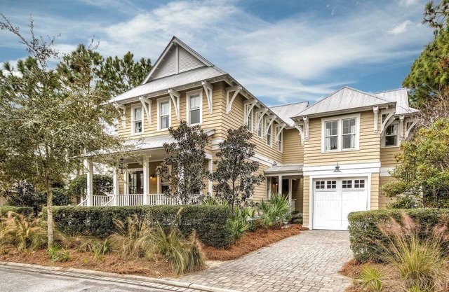 Stunning Watercolor Retreat! Private Pool! Carriage House!