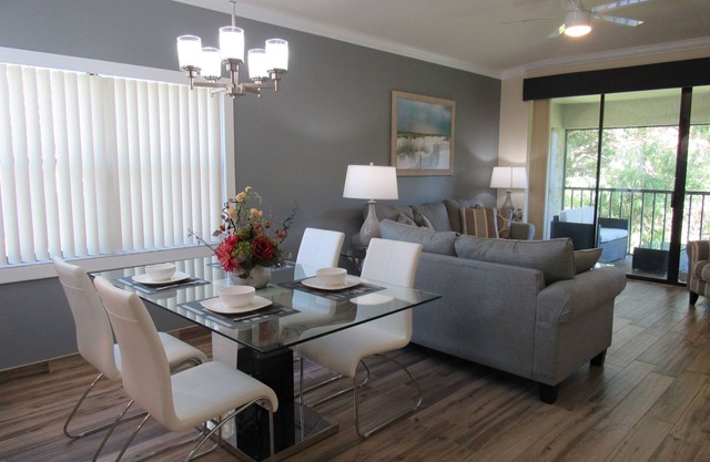 Stunning Waterfront Condo! Two Pools~Lanai~WiFi. By IMG~Beaches~AMI~Restaurants
