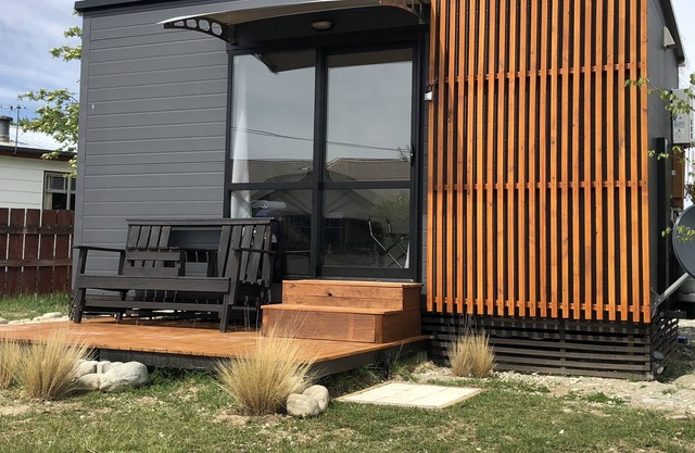 Stunted Totara, Unit 1