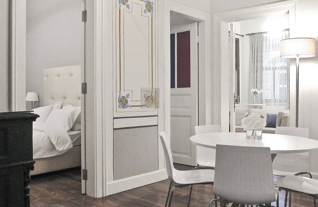 Style, character, frescoes, terrace views, Galata!