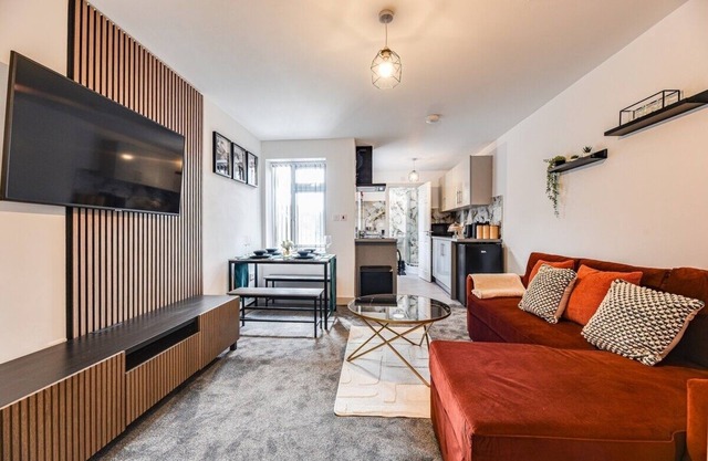 Stylish 1-Bed Flat in Failsworth
