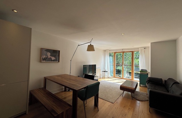 Stylish 1BD Flat in Gated Community, Clapham