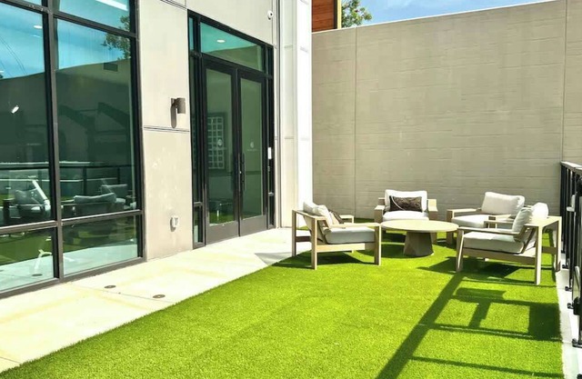 Stylish 1BR Pool & Gym ATX