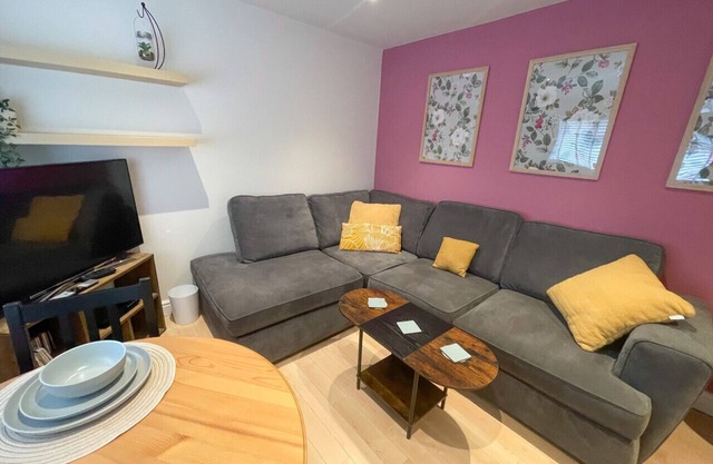 Stylish 2 bed Apartment - Walk to Addenbrookes