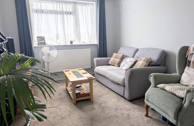 Stylish 2-bed stay near London transport